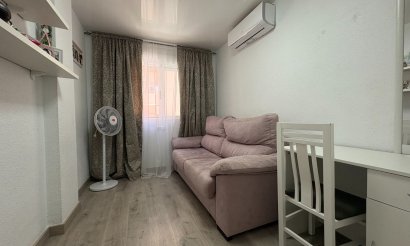 Resale - Apartment / flat - Torrevieja - Center