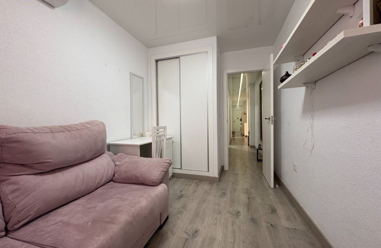 Resale - Apartment / flat - Torrevieja - Center