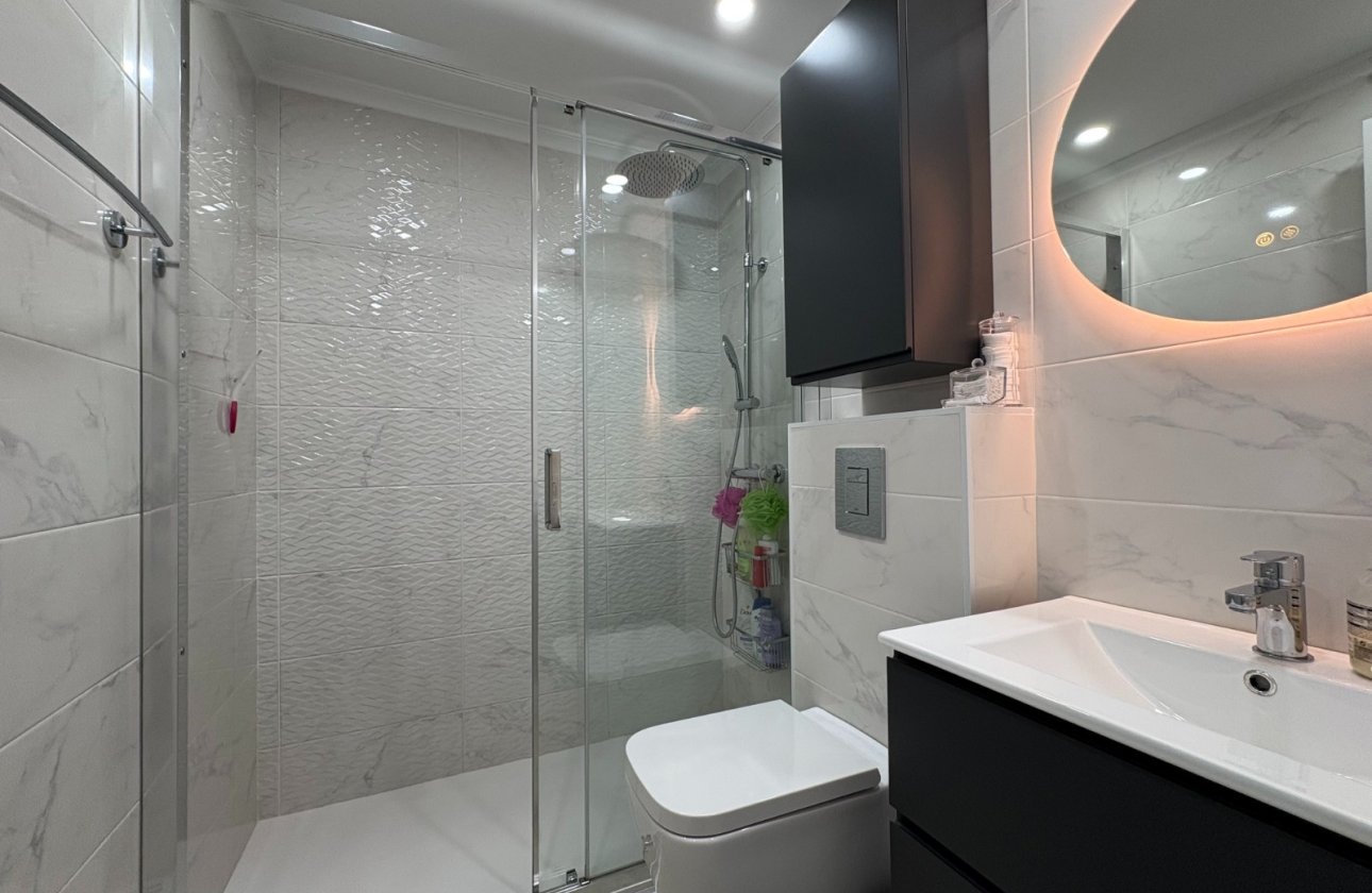 Resale - Apartment / flat - Torrevieja - Center