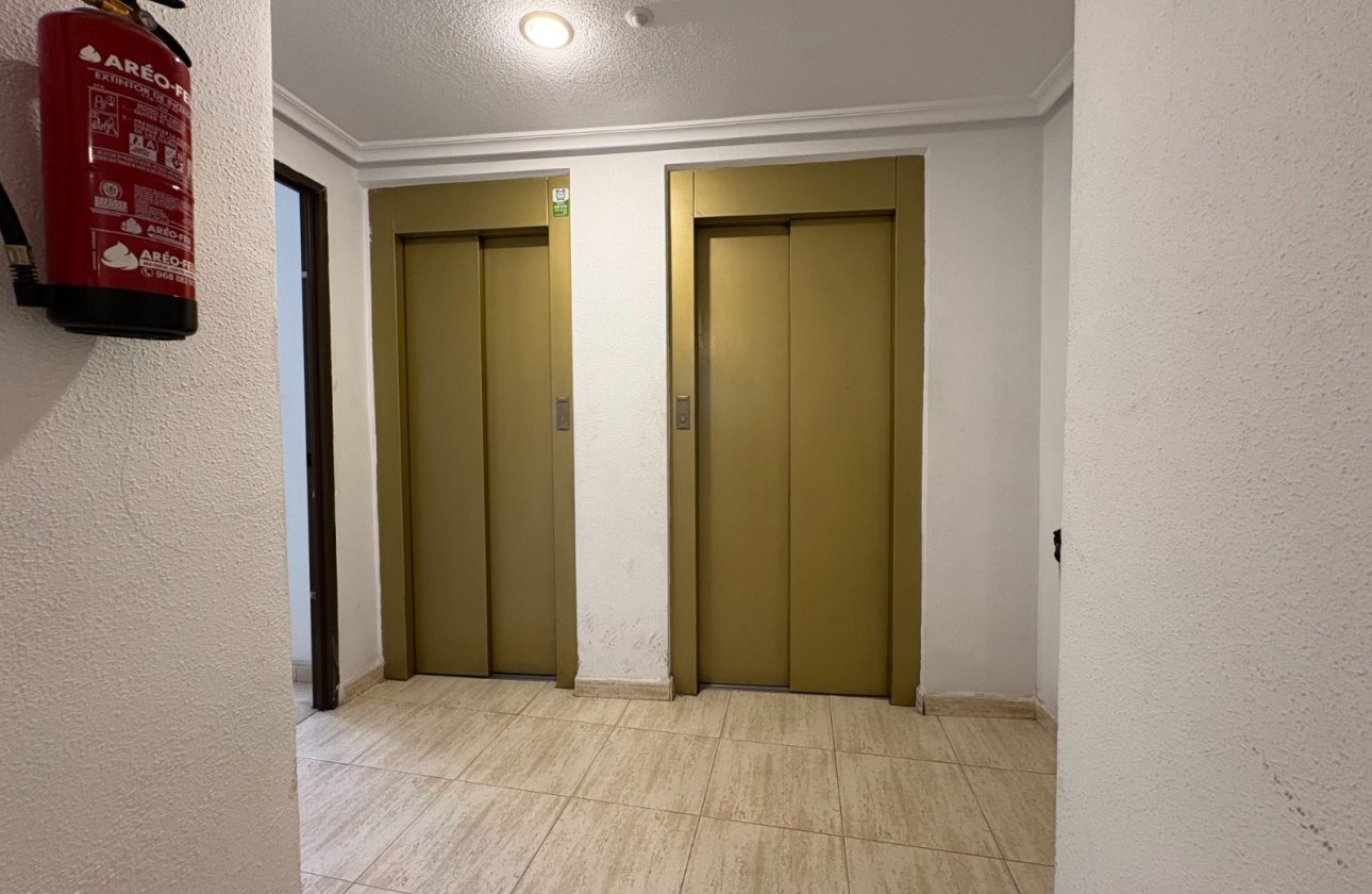 Resale - Apartment / flat - Torrevieja - Center