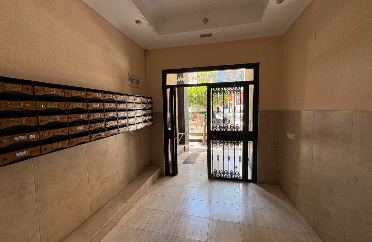 Resale - Apartment / flat - Torrevieja - Center