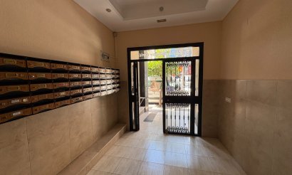 Resale - Apartment / flat - Torrevieja - Center