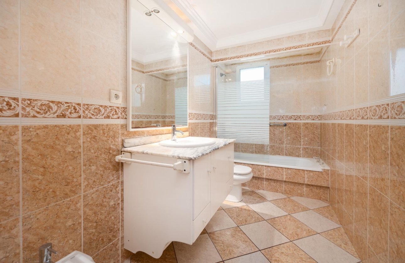 Revente - Appartement - Torrevieja - Centro