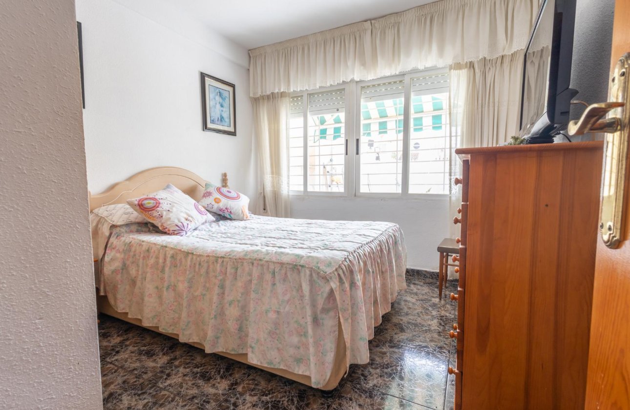 Revente - Villa / Semi detached - Torrevieja - torreta III