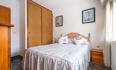 Revente - Villa / Semi detached - Torrevieja - torreta III