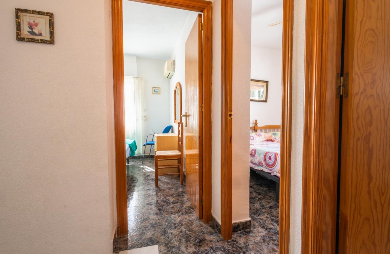 Revente - Villa / Semi detached - Torrevieja - torreta III