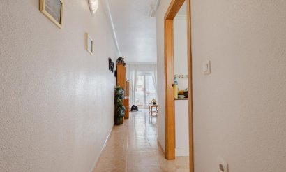 Resale - Apartment / flat - Torrevieja - Villa Madrid