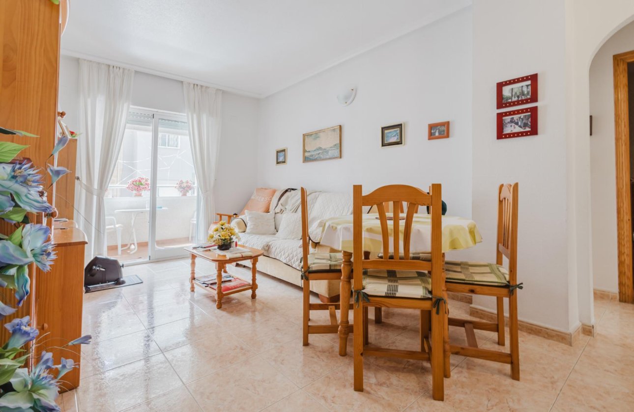Resale - Apartment / flat - Torrevieja - Villa Madrid