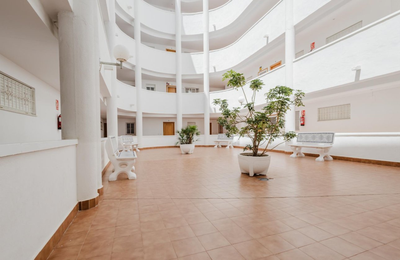 Resale - Apartment / flat - Torrevieja - Villa Madrid