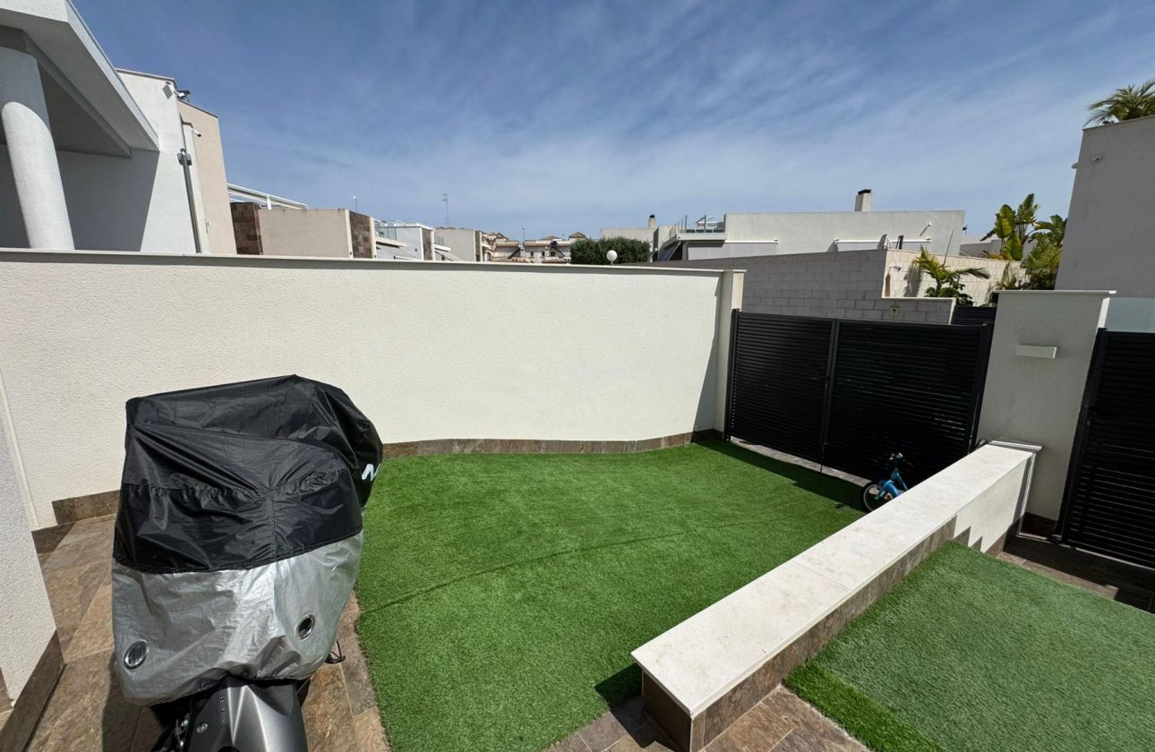 Revente - Villa - Orihuela Costa - Villamartín