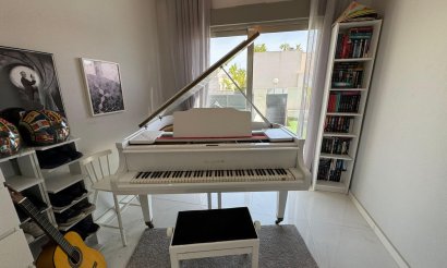 Revente - Villa - Orihuela Costa - Villamartín