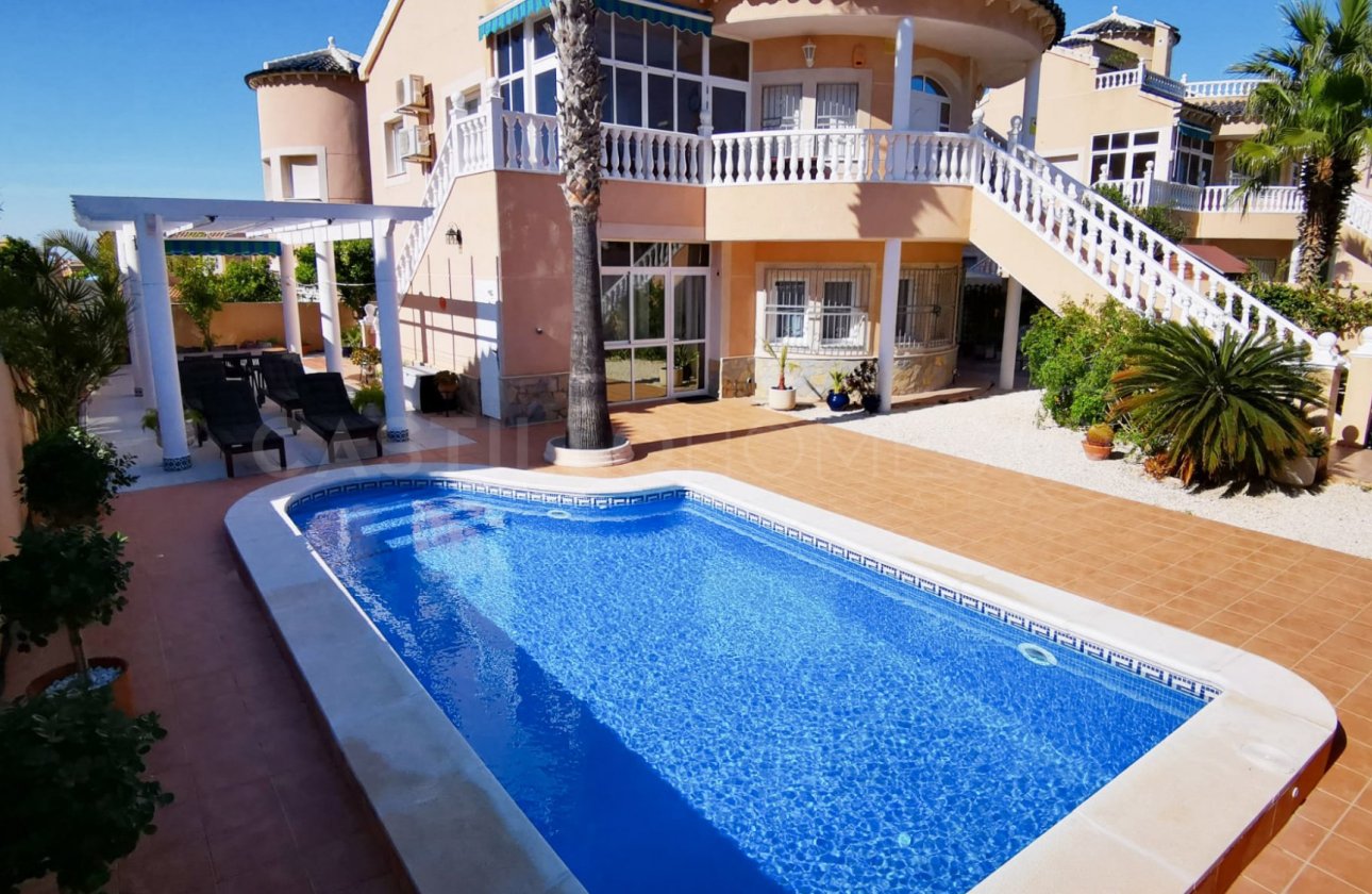 Resale - Villa - Orihuela Costa - Los Altos