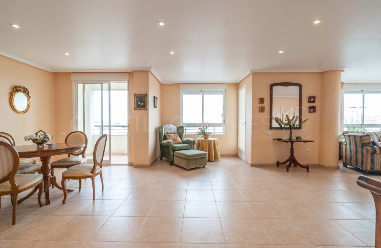 Resale - Apartment / flat - Torrevieja - Centro