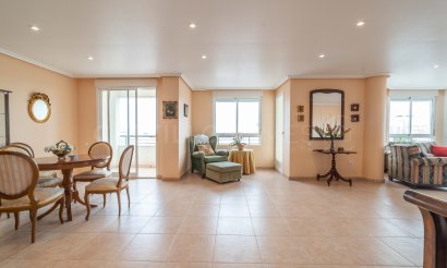Resale - Apartment / flat - Torrevieja - Centro