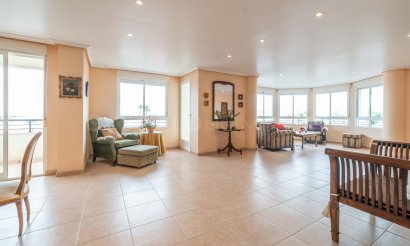 Resale - Apartment / flat - Torrevieja - Centro