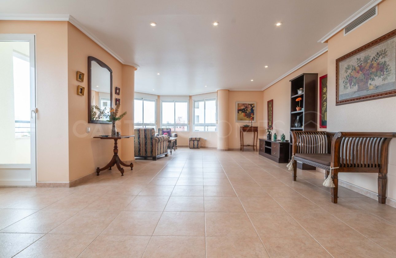 Resale - Apartment / flat - Torrevieja - Centro
