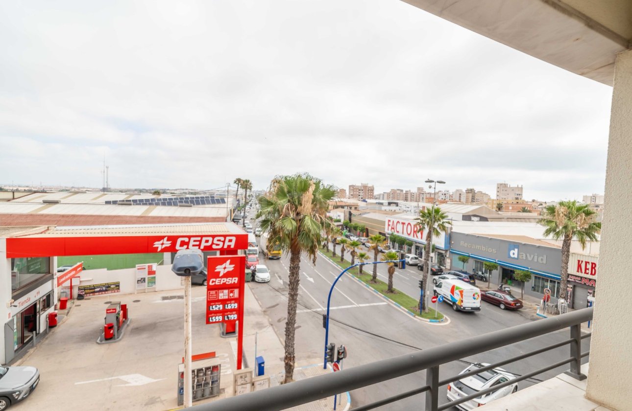 Resale - Apartment / flat - Torrevieja - Centro