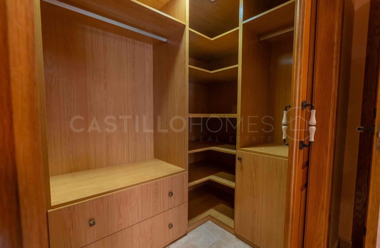 Resale - Apartment / flat - Torrevieja - Centro