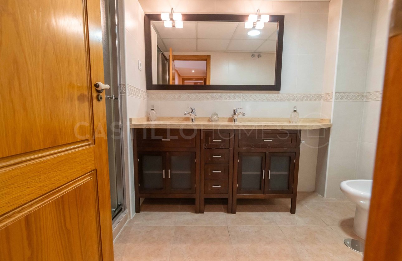 Resale - Apartment / flat - Torrevieja - Centro
