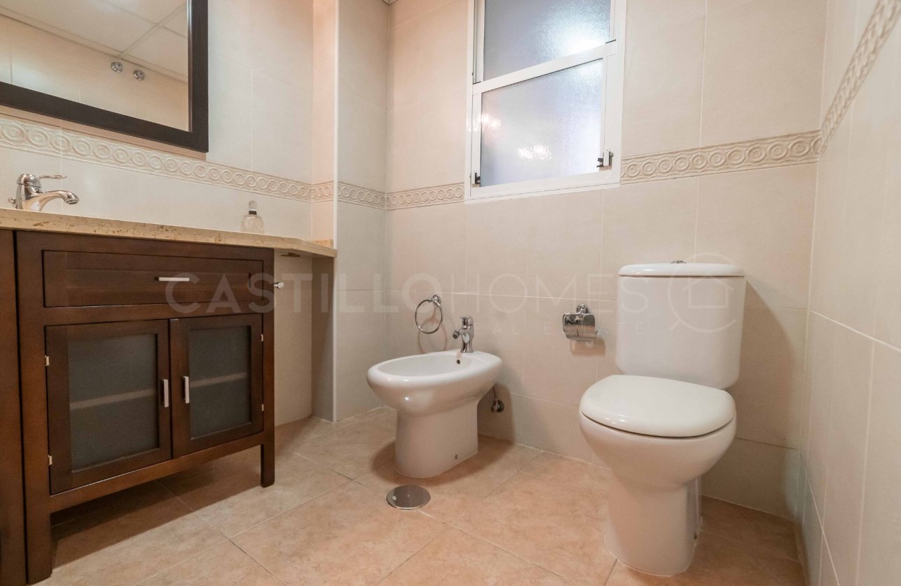 Resale - Apartment / flat - Torrevieja - Centro
