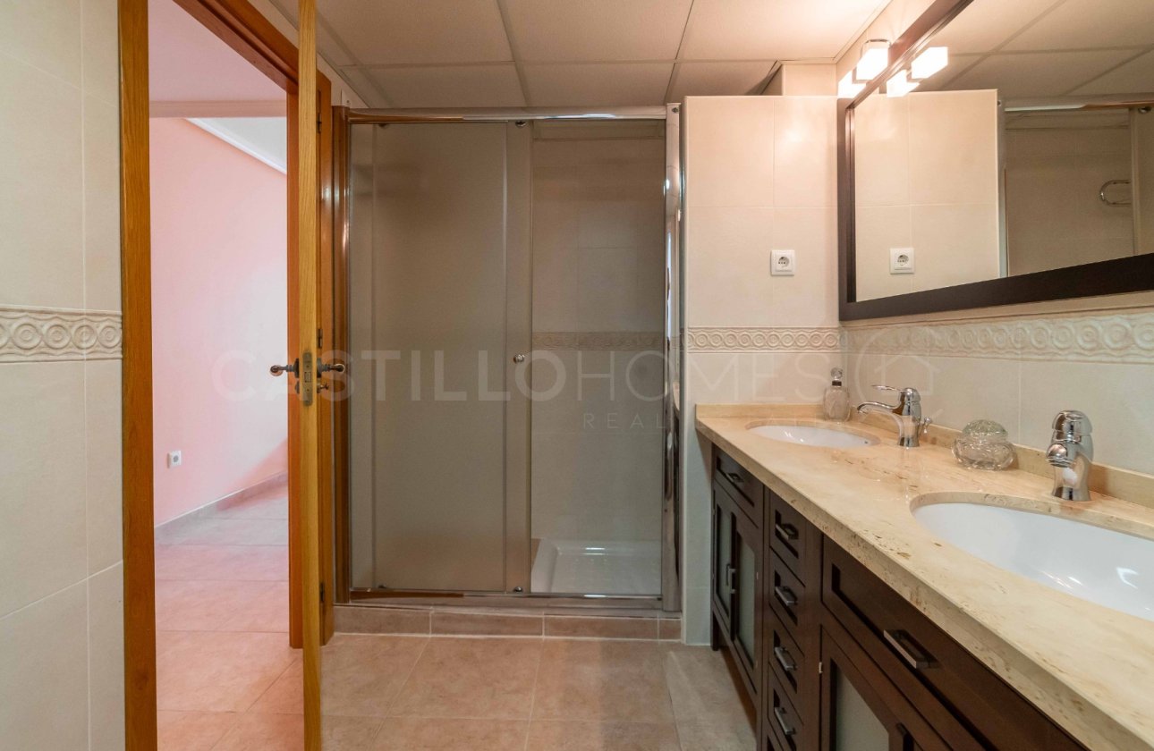 Resale - Apartment / flat - Torrevieja - Centro