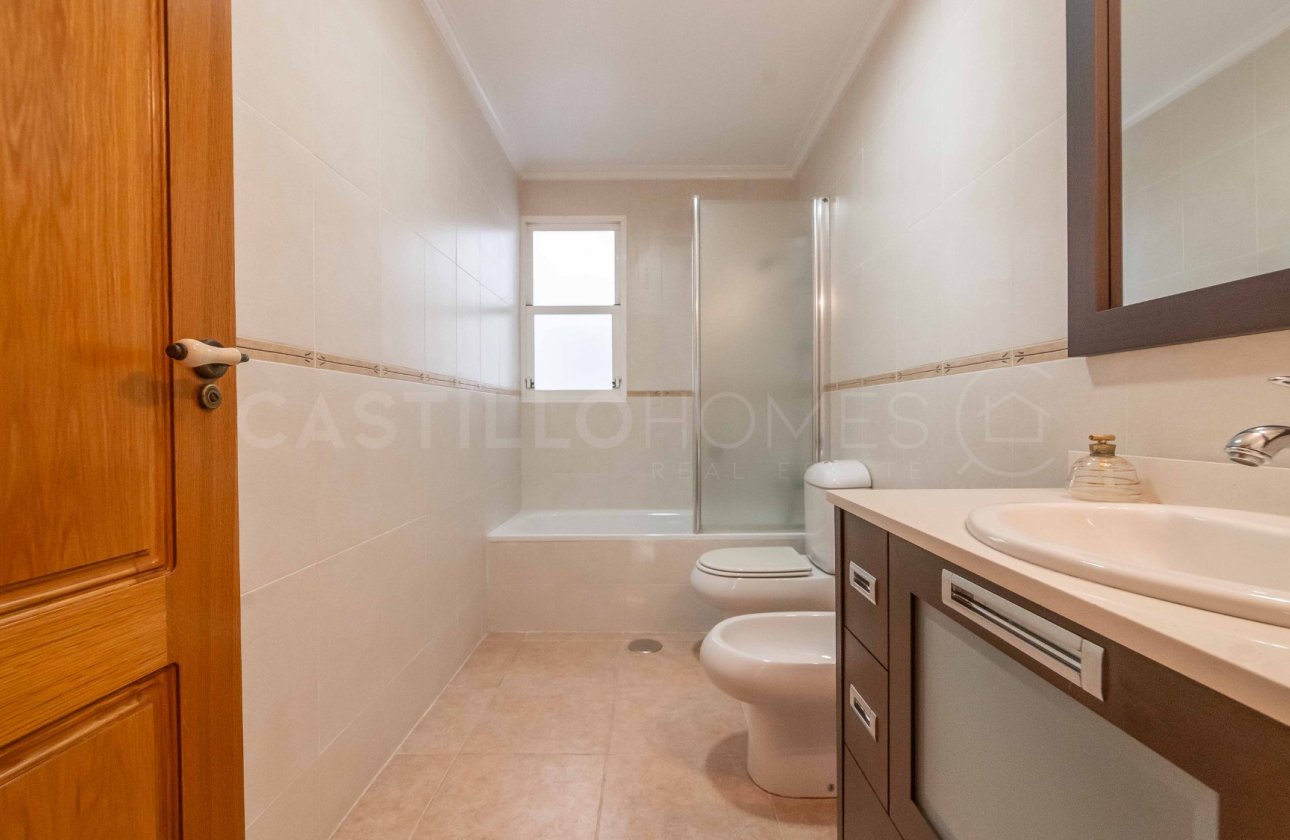 Resale - Apartment / flat - Torrevieja - Centro