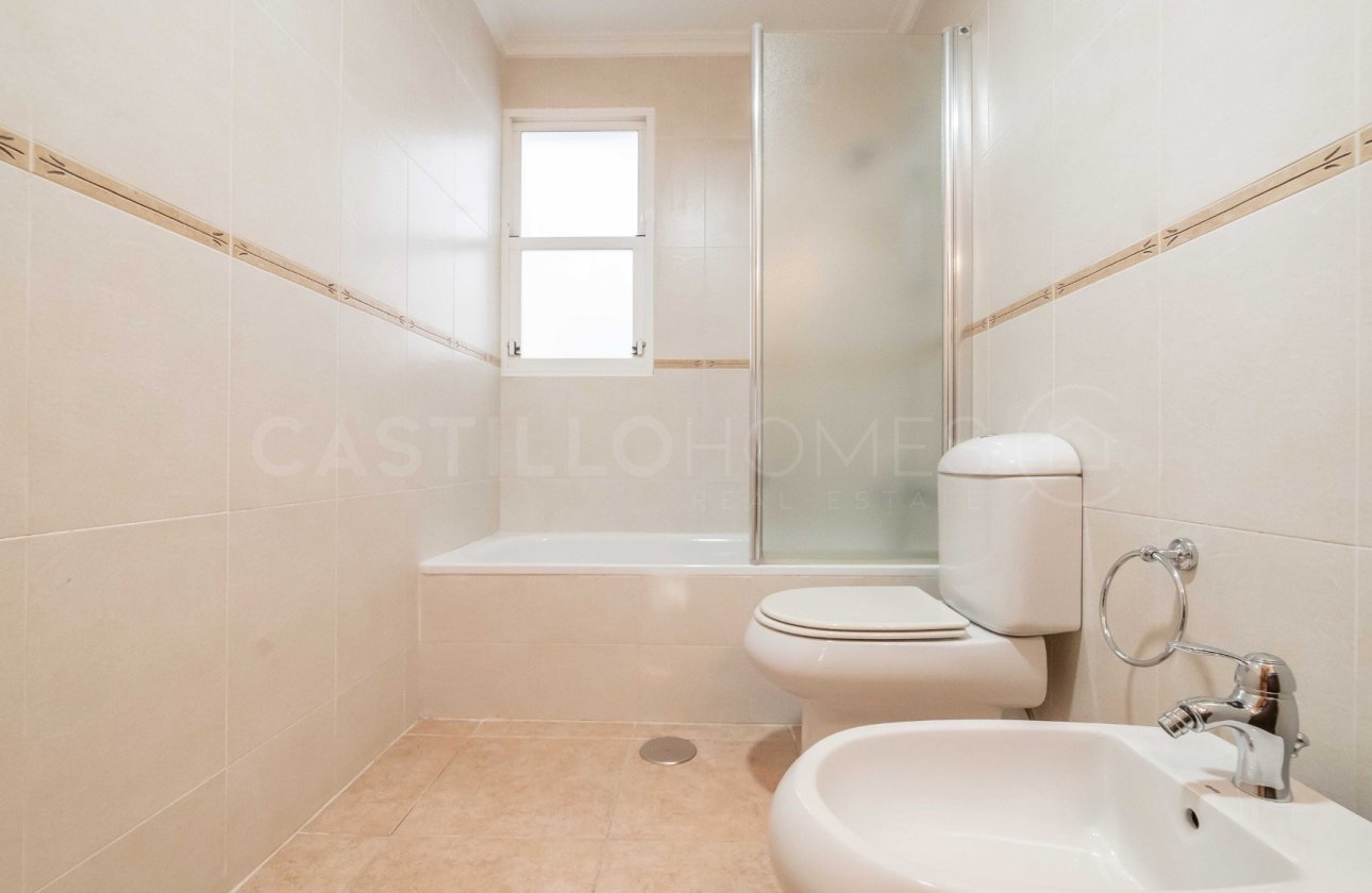 Resale - Apartment / flat - Torrevieja - Centro