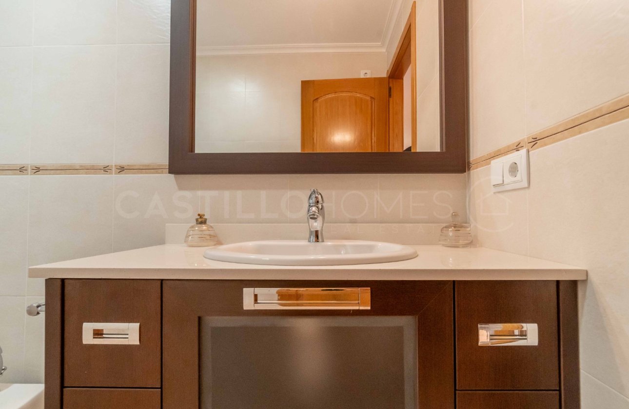 Resale - Apartment / flat - Torrevieja - Centro