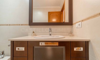 Resale - Apartment / flat - Torrevieja - Centro