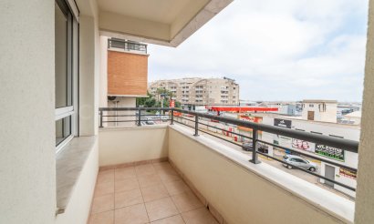 Resale - Apartment / flat - Torrevieja - Centro