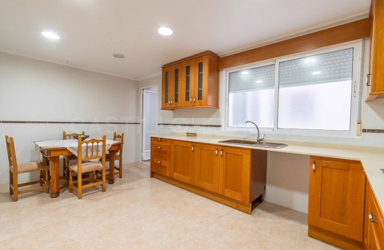 Resale - Apartment / flat - Torrevieja - Centro