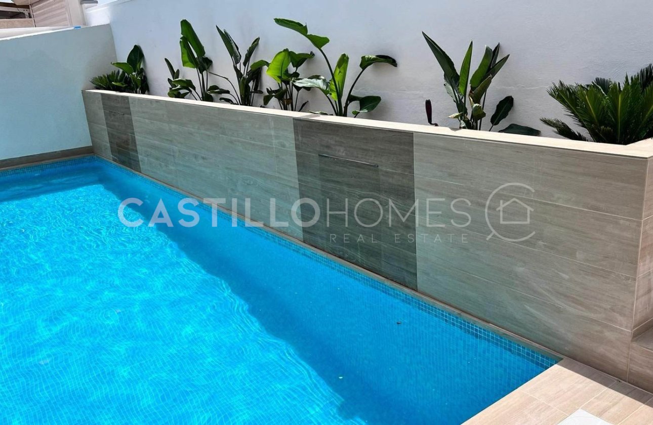 Resale - Villa - Orihuela Costa - Orihuela