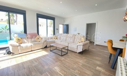Resale - Villa - Orihuela Costa - Orihuela