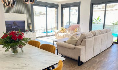 Resale - Villa - Orihuela Costa - Orihuela