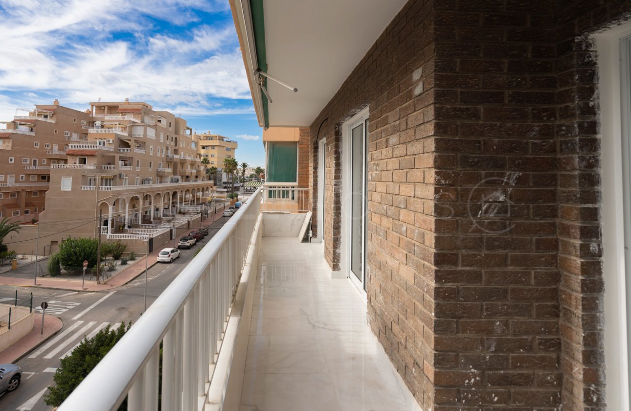 Resale - Apartment / flat - Orihuela Costa - Punta Prima