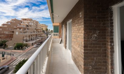 Resale - Apartment / flat - Orihuela Costa - Punta Prima