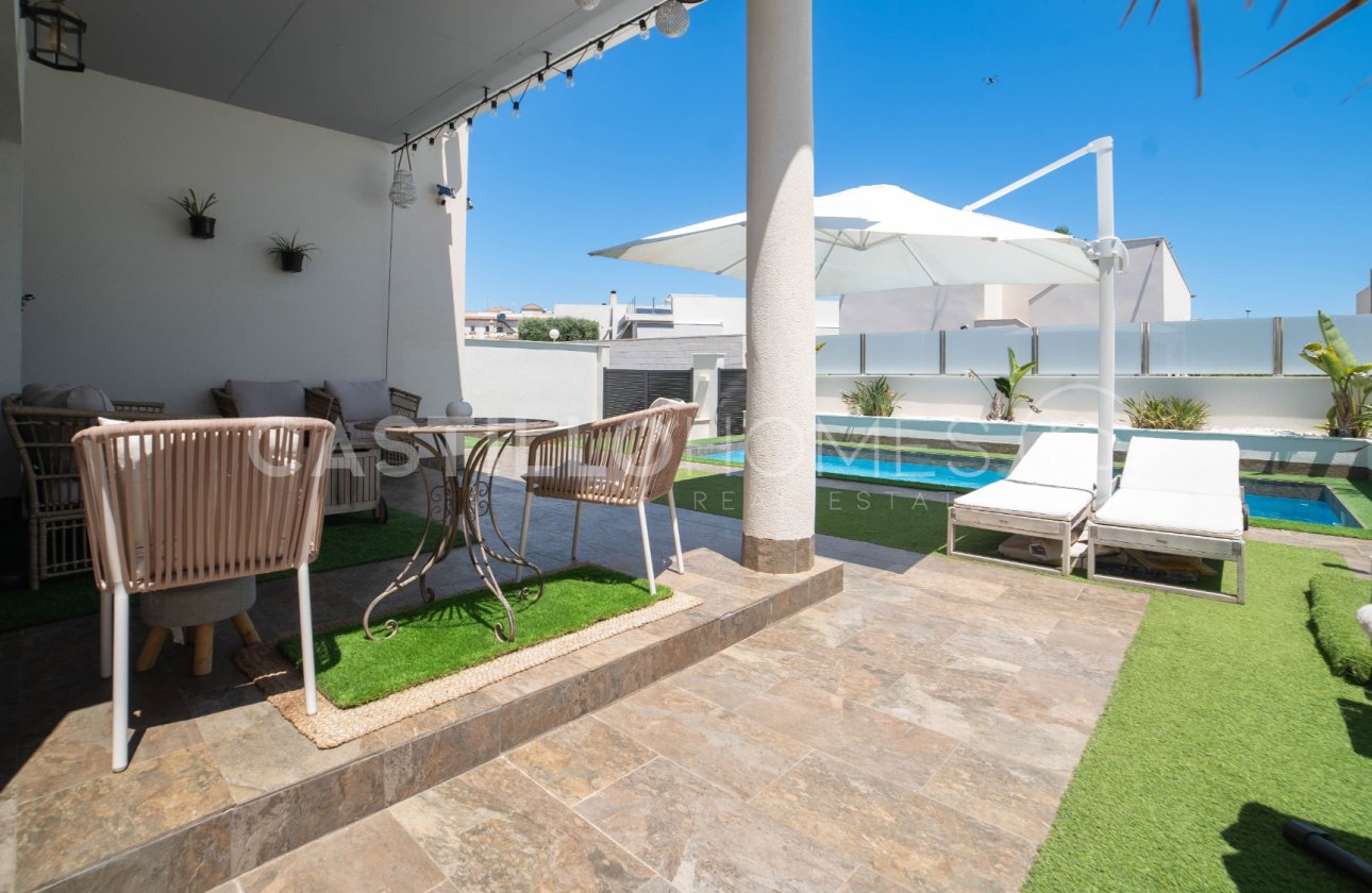 Revente - Villa - Orihuela Costa - Villamartín