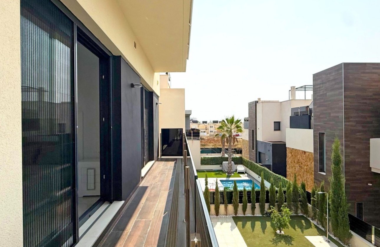 Resale - Villa - Orihuela Costa - Lomas de Cabo Roig