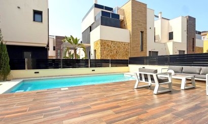Resale - Villa - Orihuela Costa - Lomas de Cabo Roig