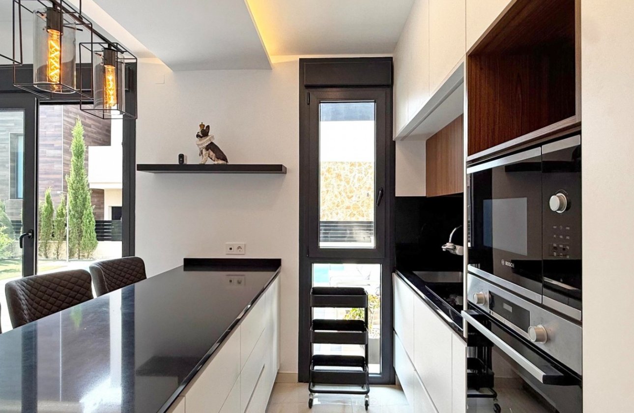 Resale - Villa - Orihuela Costa - Lomas de Cabo Roig