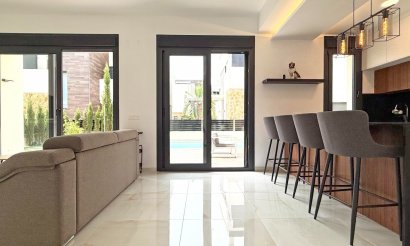 Resale - Villa - Orihuela Costa - Lomas de Cabo Roig