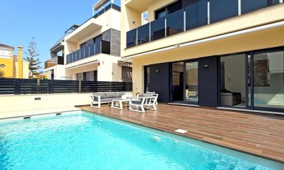 Resale - Villa - Orihuela Costa - Lomas de Cabo Roig