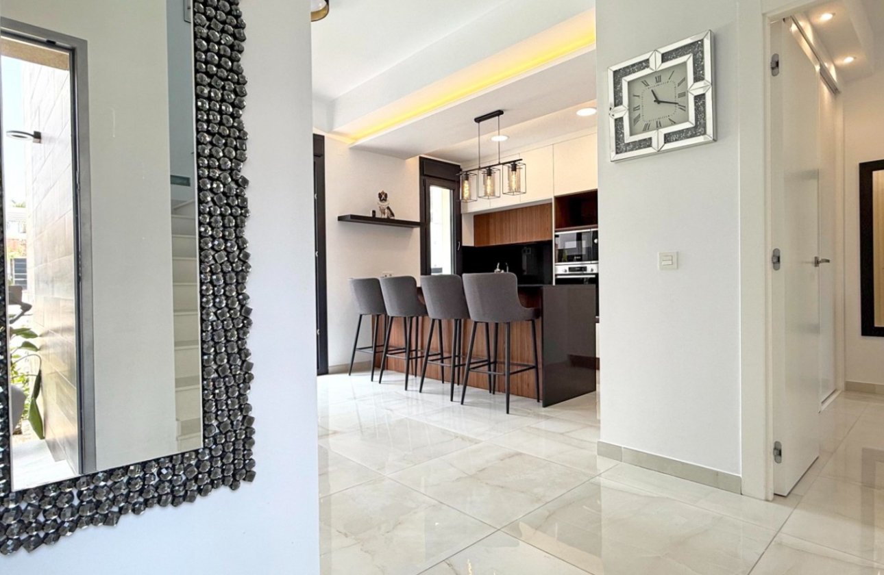 Resale - Villa - Orihuela Costa - Lomas de Cabo Roig