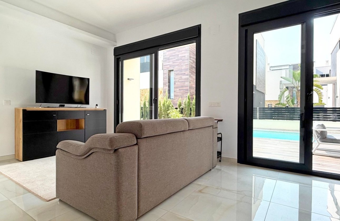 Resale - Villa - Orihuela Costa - Lomas de Cabo Roig