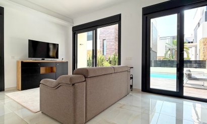 Resale - Villa - Orihuela Costa - Lomas de Cabo Roig