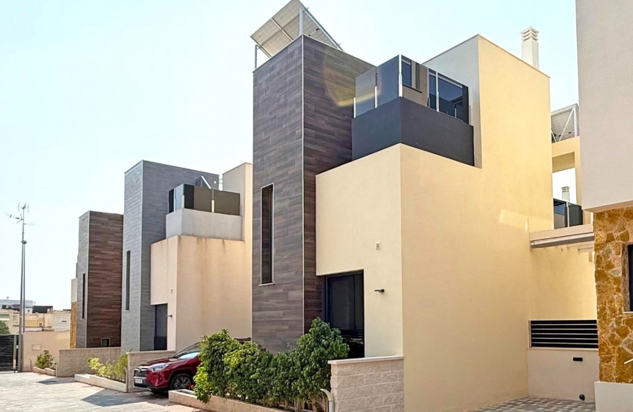 Resale - Villa - Orihuela Costa - Lomas de Cabo Roig