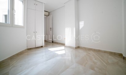 Resale - Apartment / flat - Torrevieja - Centro
