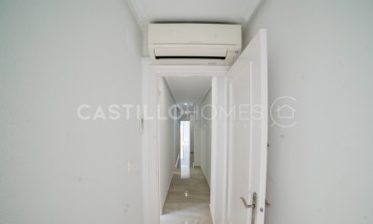 Resale - Apartment / flat - Torrevieja - Centro