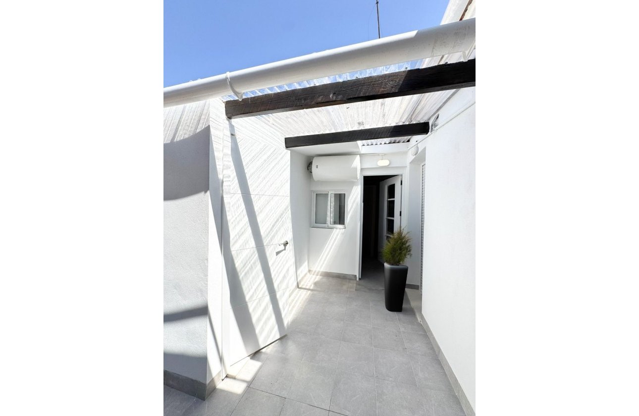 Resale - Apartment / flat - Torrevieja - Torrevieja Centro