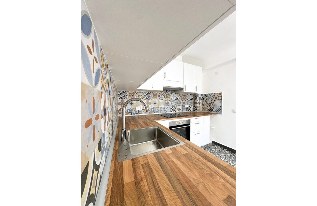 Resale - Apartment / flat - Torrevieja - Torrevieja Centro